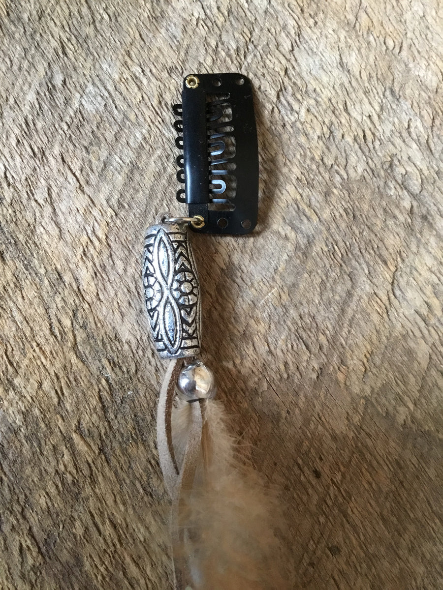 NWOT Feather Hair Clip