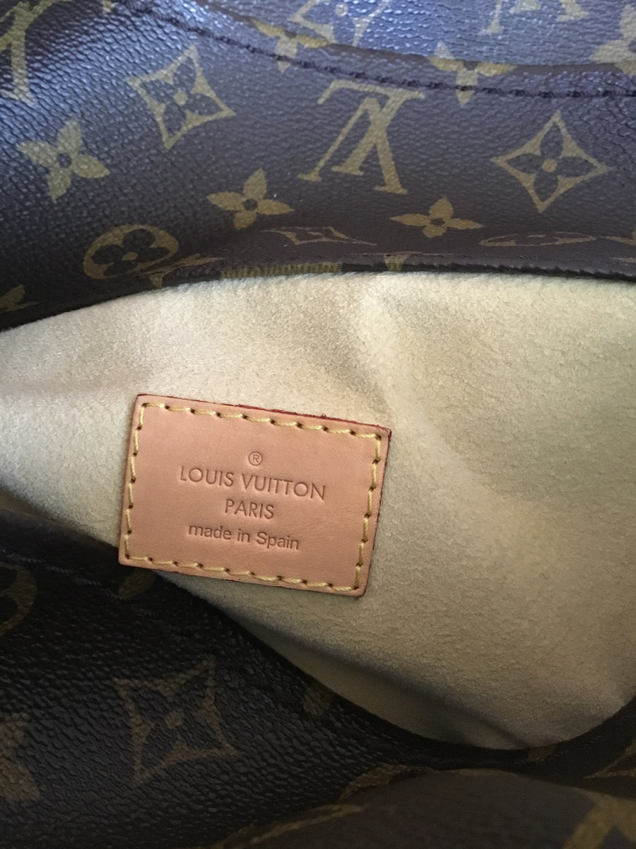 Louis Vuitton Artsy MM Bag