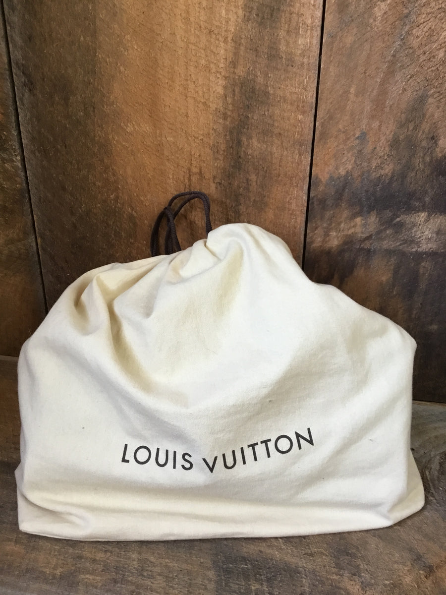 Louis Vuitton Artsy MM Bag