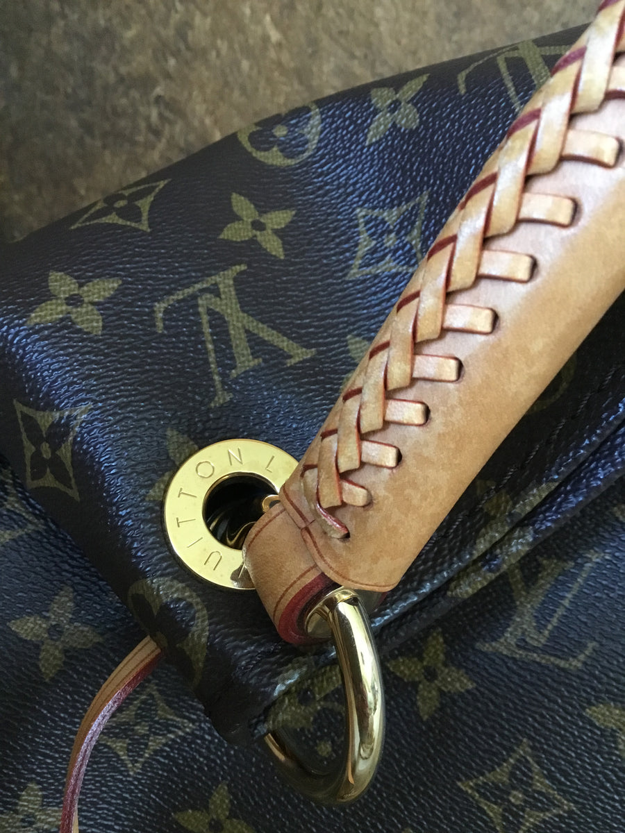 Louis Vuitton Artsy MM Bag