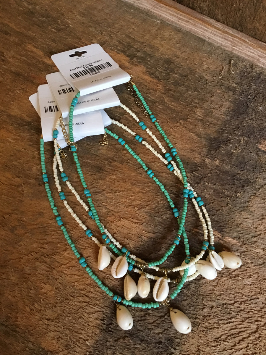 NWT Beaded Shell Cowrie Necklace