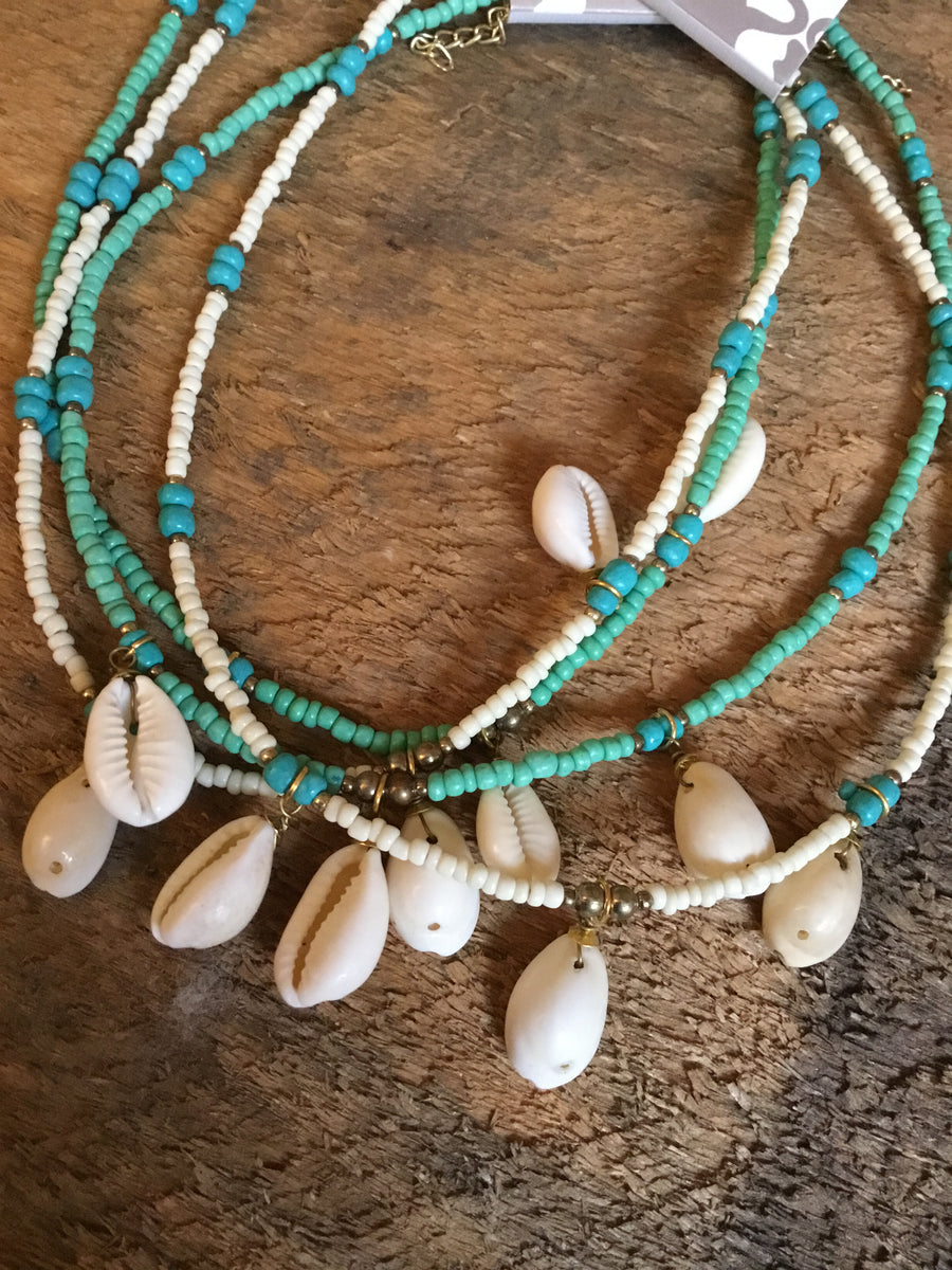 NWT Beaded Shell Cowrie Necklace
